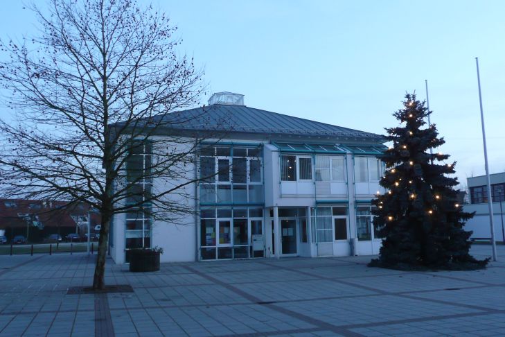 Christbaum am neuen Rathaus