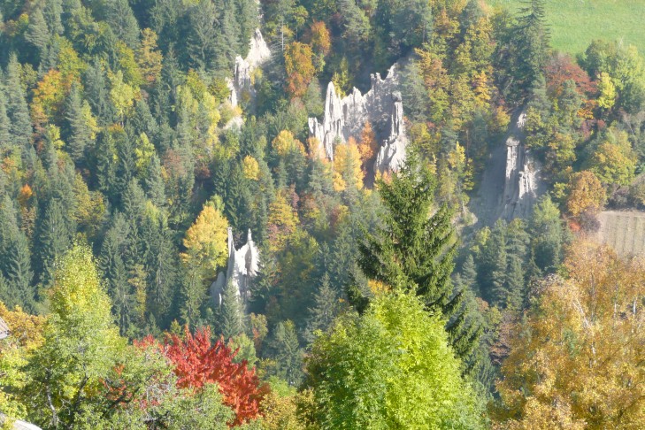 Erdpyramiden im Herbst