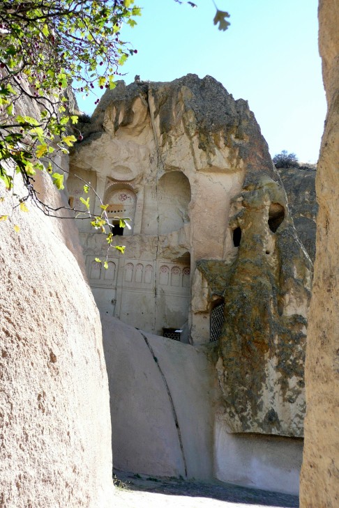 Karanlik Kilise