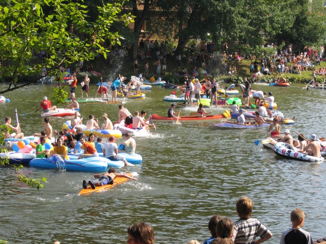 alles was schwimmt
