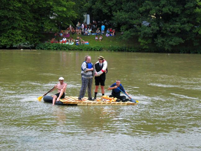 Floß mit Rettungsring