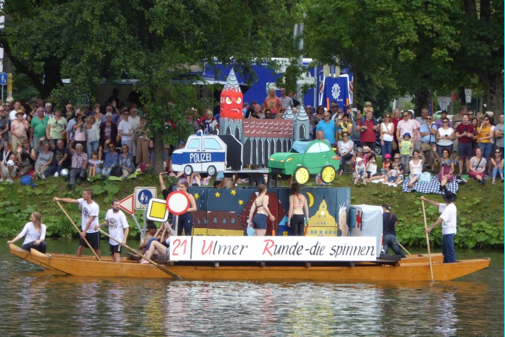 Ulmer Poser spinnen